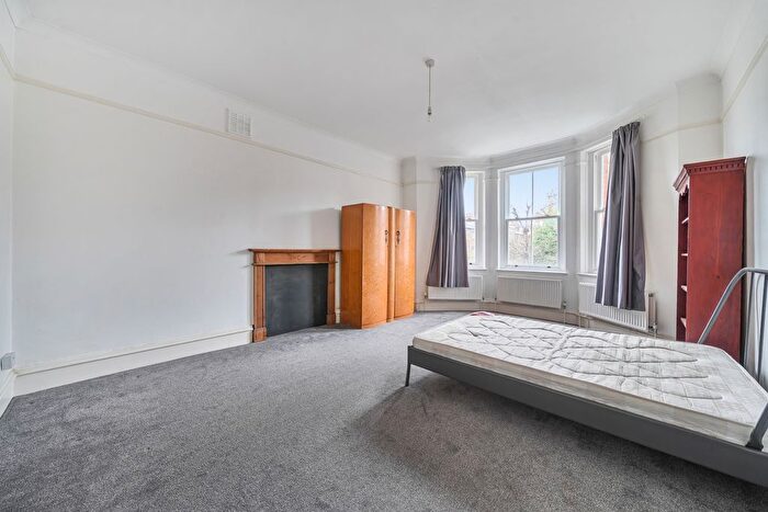 2 Bedroom Flat For Sale In Taymount Rise, London, SE23