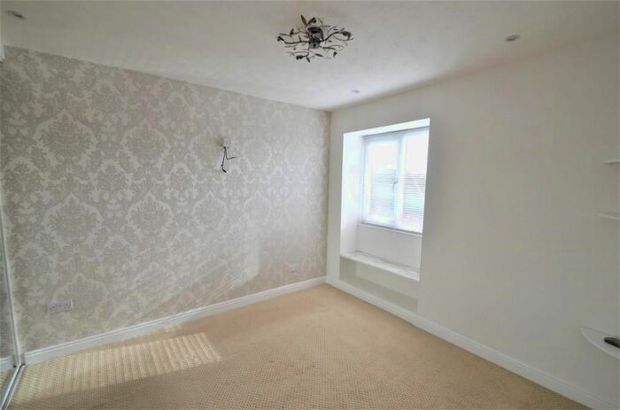 3 Bedroom Semi-Detached House For Sale In Stonegate Close, Blaxton, Doncaster, DN9