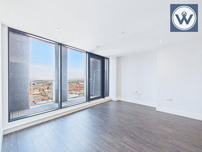 2 Bedroom Flat For Sale In Hallmark Tower, Cheetham Hill Road, Manchester, M4