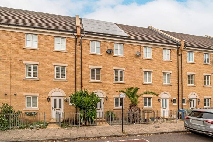 4 Bedroom Terraced House For Sale In Lynbrook Grove, Peckham, SE15