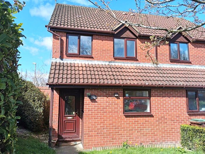 3 Bedroom Property To Rent In Tovey Drive, Daventry, NN11