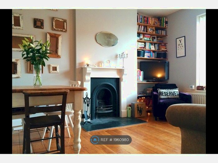 2 Bedroom Flat To Rent In Pembury Road, London, E5