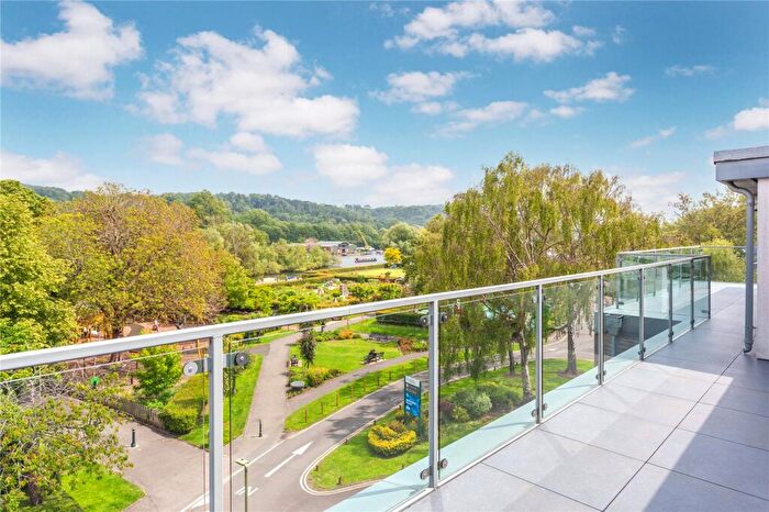 1 Bedroom Apartment For Sale In Meadow Road, Henley-on-Thames, Oxfordshire, RG9