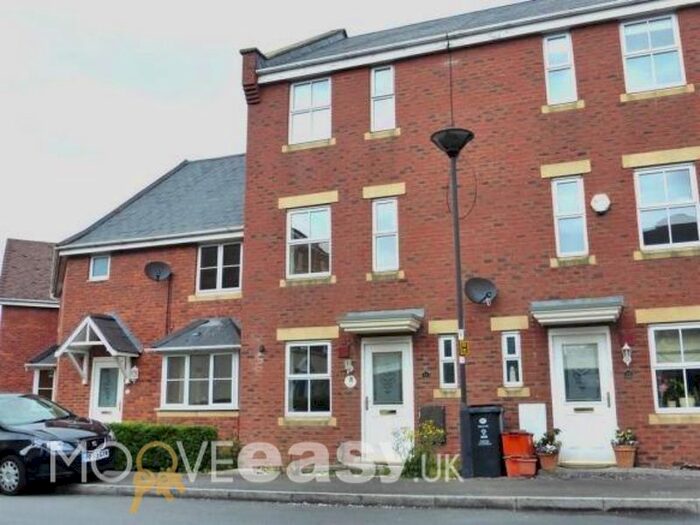 4 Bedroom Terraced House To Rent In Bedroom Terraced House To Rent, Twineham Road, Oakhurst, SN25