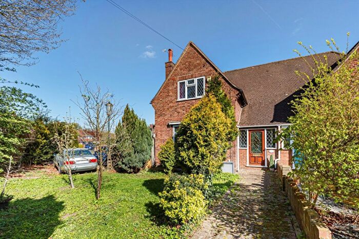 3 Bedroom Semi Detached House For Sale In Queens Avenue, Hanworth, TW13