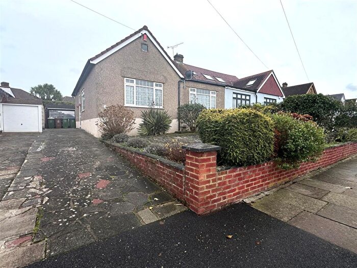 3 Bedroom Semi Detached Bungalow To Rent In Veroan Road, Bexleyheath, DA7