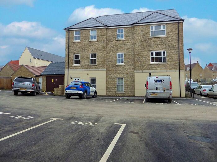 2 Bedroom Flat To Rent In Truscott Avenue, Swindon, Wiltshire, SN25