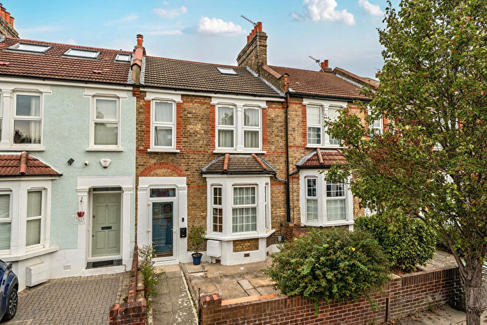 3 Bedroom Terraced House For Sale In Braidwood Road, London, SE6