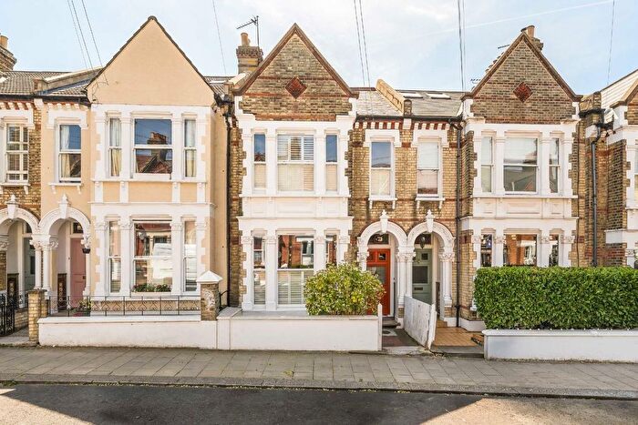 5 Bedroom Property For Sale In Kingscourt Road, Streatham, SW16