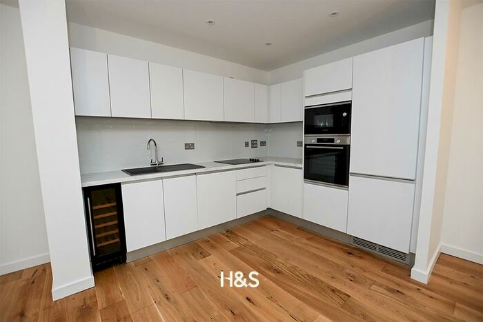 2 Bedroom Apartment To Rent In Apartment, Windmill Street, B1