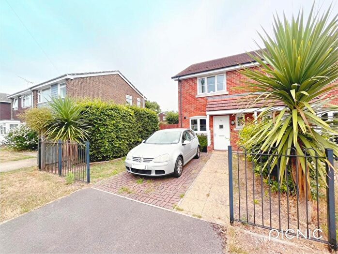 2 Bedroom House To Rent In Bronte Avenue, Christchurch, BH23