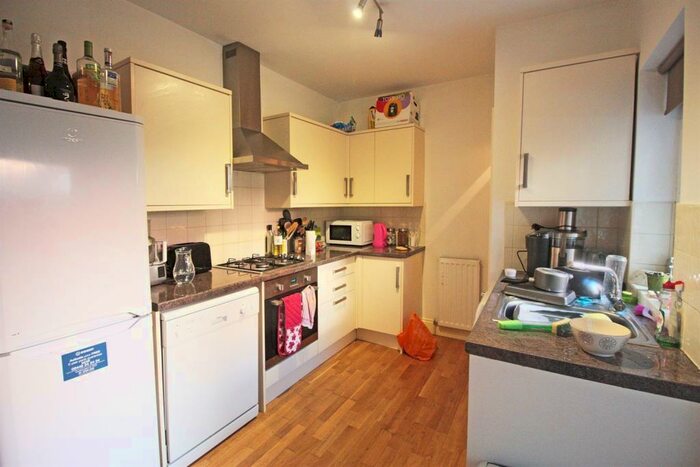 3 Bedroom Flat To Rent In Deuchar Street, Newcastle Upon Tyne, NE2