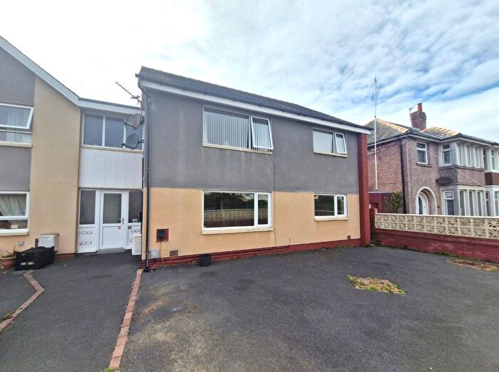 2 Bedroom Flat To Rent In Carlyle Avenue, Blackpool, FY4