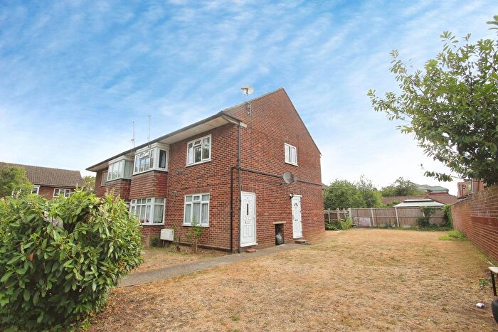 2 Bedroom Maisonette To Rent In Chestnut Close, West Drayton, UB7