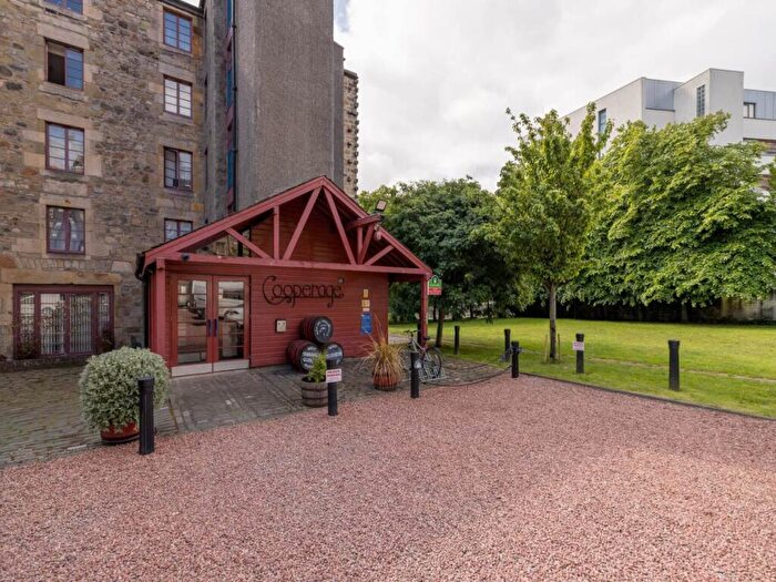 1 Bedroom Flat To Rent In The Cooperage, Commercial Wharf, Leith, EH6