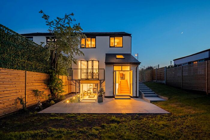 3 Bedroom Semi-Detached House To Rent In Bury New Road, Prestwich, M25