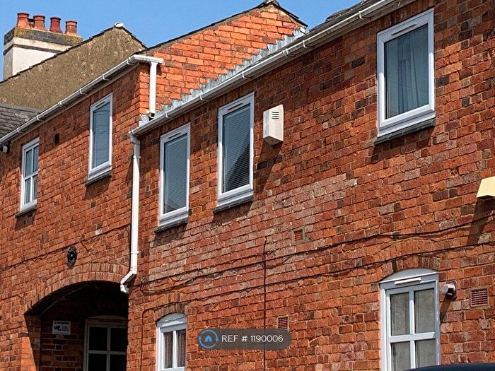 2 Bedroom Flat To Rent In Ragsdale Court, Rothwell, NN14