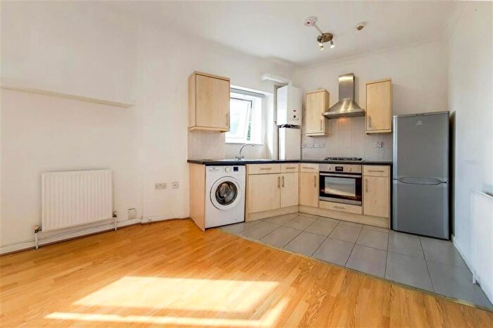 2 Bedroom Flat To Rent In Westbury Avenue, Wood Green, N22