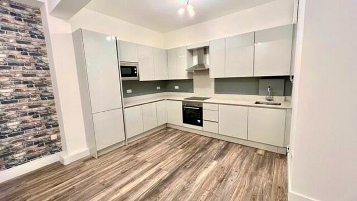 2 Bedroom Flat To Rent In High Road, Leytonstone, E11
