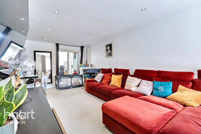 2 Bedroom Terraced House For Sale In Gladwyns, Basildon, SS15