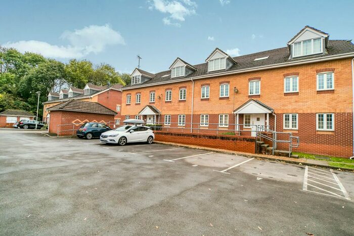 2 Bedroom Flat To Rent In Ruskin, Henley Road, Caversham, Reading, RG4