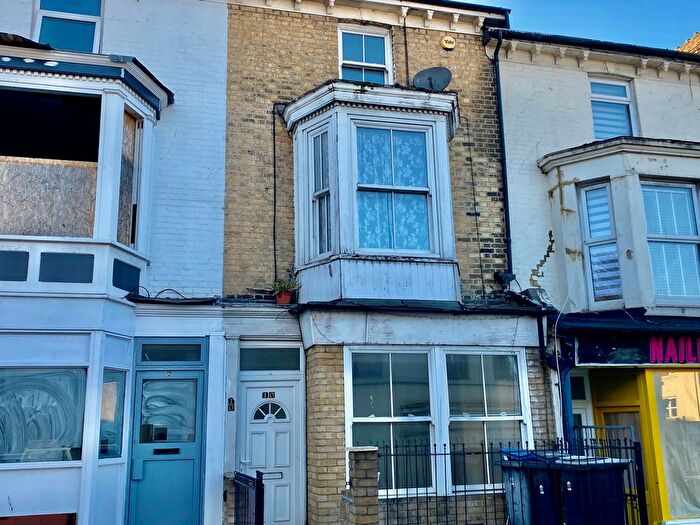 4 Bedroom Terraced House To Rent In Tower Court, Tower Hamlets Road, Dover, CT17