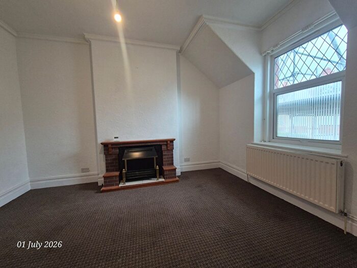 2 Bedroom Flat To Rent In Mostyn Avenue, Llandudno, LL30