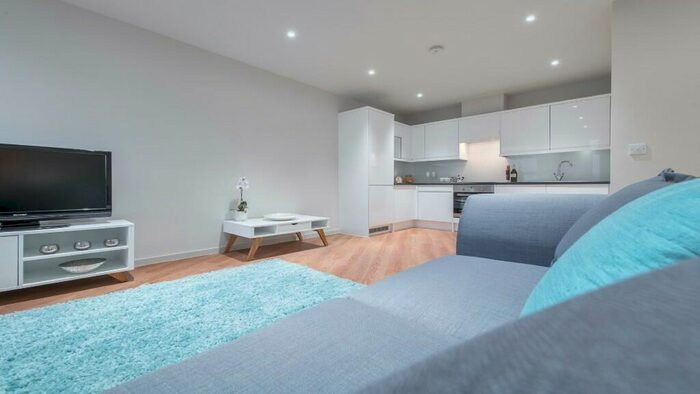 1 Bedroom Flat To Rent In Park House, Headingley Park, Victoria Road, Leeds, West Yorkshire, LS6