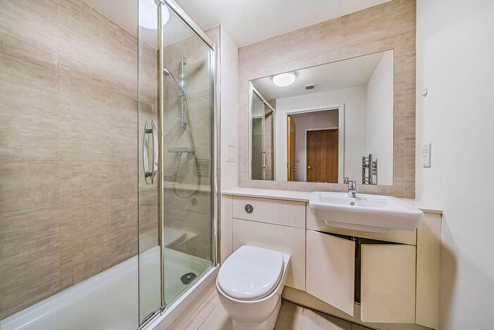 2 Bedroom Flat For Sale In Heritage Avenue, Colindale, London, NW9