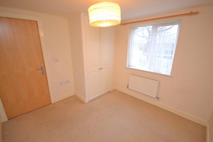 2 Bedroom Flat To Rent In Clover Field, Northampton, NN4
