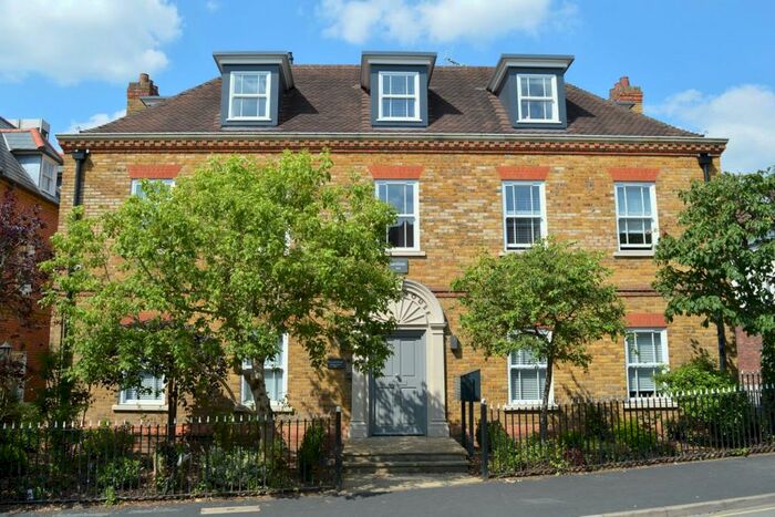 1 Bedroom Apartment To Rent In Baker Street, Weybridge, KT13