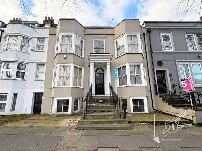 1 Bedroom Property To Rent In New Road, Chatham, Kent, ME4