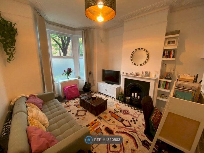 1 Bedroom Flat To Rent In Cleveland Park Crescent, London, E17