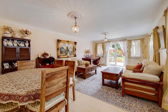 5 Bedroom House To Rent In Worthington Road, Surbiton, KT6