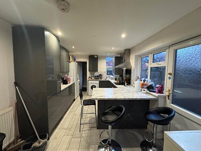 5 Bedroom Semi-Detached House To Rent In Harrington Drive, Nottingham, Nottinghamshire, NG7