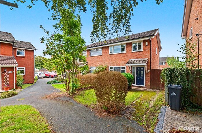 3 Bedroom Semi Detached House For Sale In Allysum Court, Beechwood, WA7