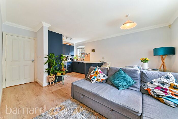 2 Bedroom Flat To Rent In St. Helen's Road, London, SW16
