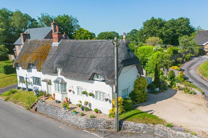 3 Bedroom Semi Detached House For Sale In High Street, Burbage, Marlborough, Wiltshire, SN8