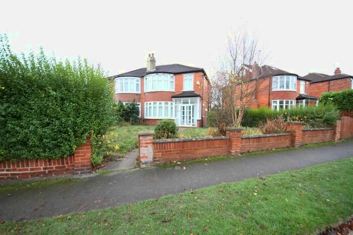 3 Bedroom Semi-Detached House To Rent In West Park Drive West, Roundhay, Leeds, LS8
