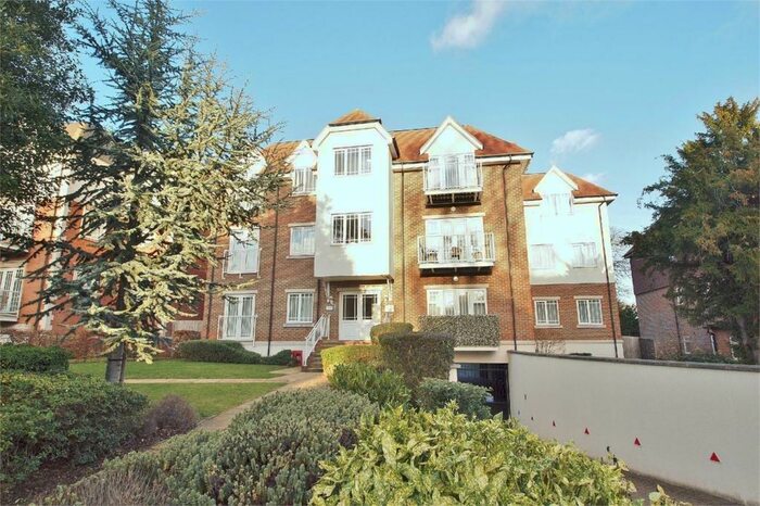 2 Bedroom Flat To Rent In Beckenham Grove, Bromley, BR2