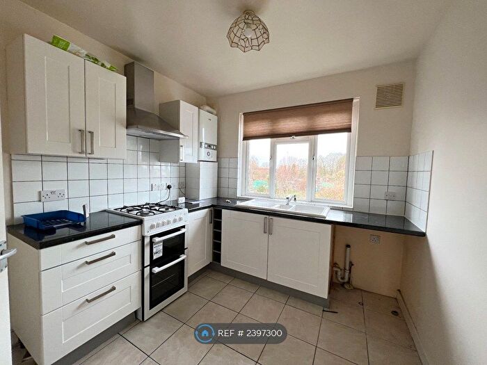 1 Bedroom Maisonette To Rent In New Close, London, SW19