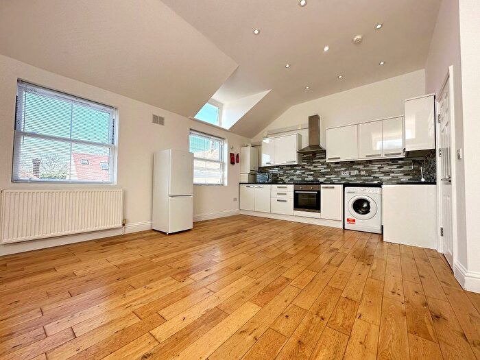 2 Bedroom Flat To Rent In Albert Road, Orpington, BR5