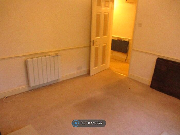 1 Bedroom Flat To Rent In West Close, Stone, ST15