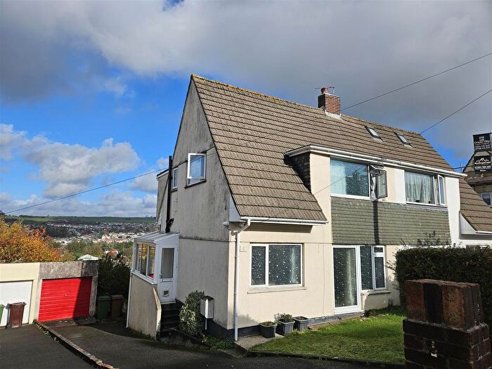 3 Bedroom Semi Detached House For Sale In Maple Grove, Plympton, Plymouth, PL7