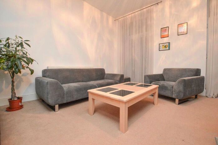 2 Bedroom Flat To Rent In Westbrook Gardens, Margate CT9