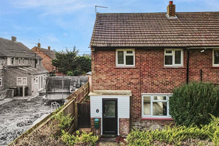 2 Bedroom End Of Terrace House For Sale In Beesfield Lane, Farningham, Dartford, Kent, DA4