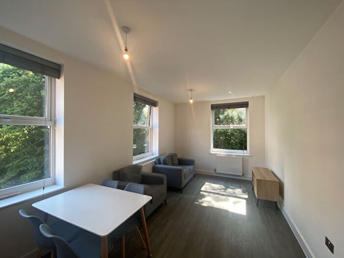 2 Bedroom Flat For Sale In Princes Gate, Royal House, Solihull, B91
