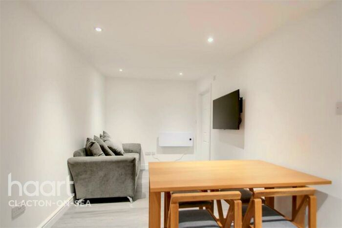 1 Bedroom Flat To Rent In Rosemary Road, CO15