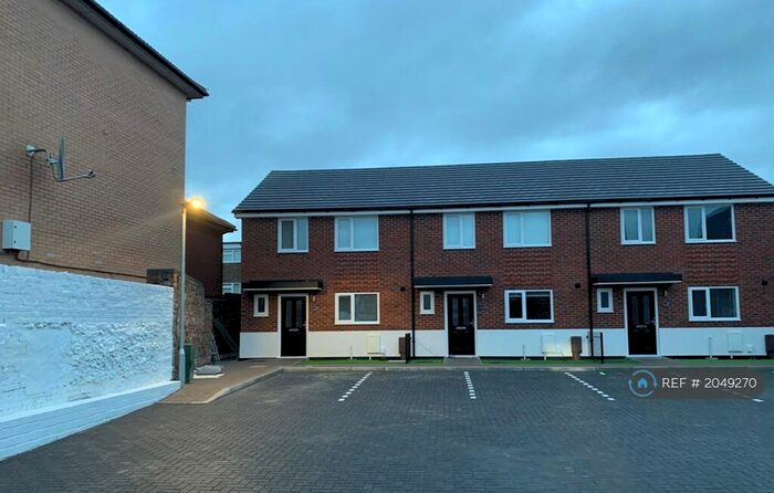 3 Bedroom Semi-Detached House To Rent In Lovelock Close, Gosport, PO12