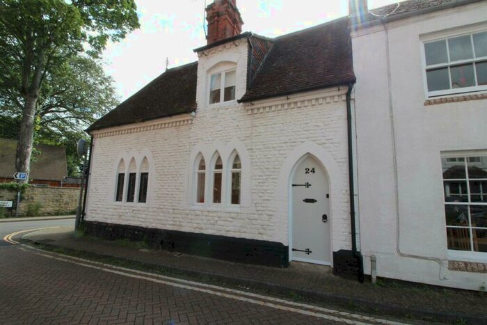 2 Bedroom House To Rent In New Street, Stony Stratford, Milton Keynes, MK11